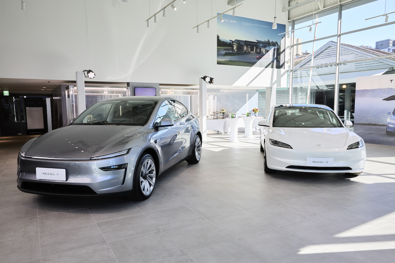 07_Model 3 全球累計交付已突破 300 萬輛；今年 6 月與 7 月，Model Y 連續奪下台灣電動車與進口豪華車類別雙料冠軍，持續引領車市熱潮。